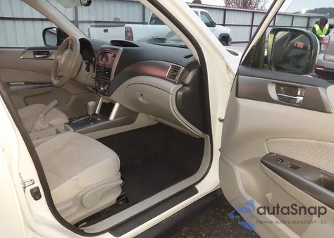 2013 Subaru Forester 2.5X Premium z USA, uszkodzony, nr VIN JF2SHADC2DH440452